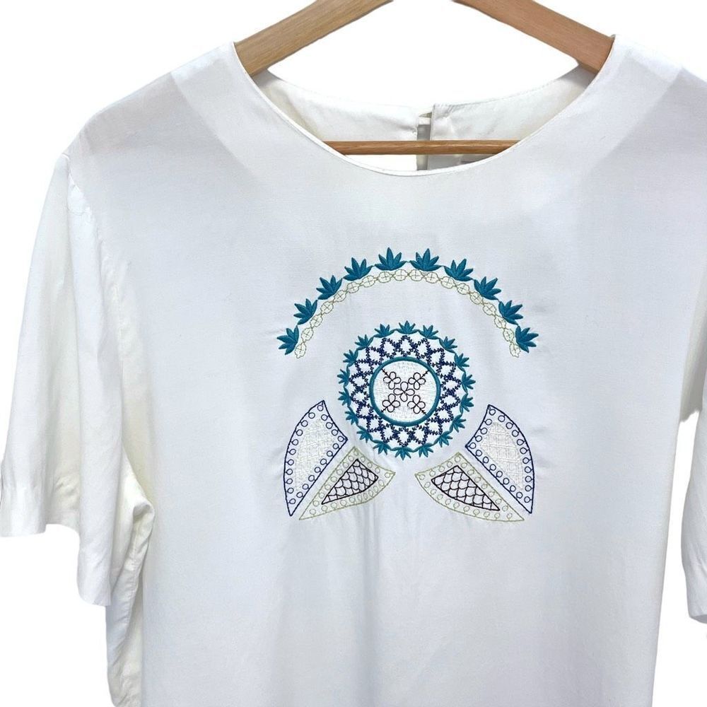 Boho Embroidered Top - Picture 2 of 6